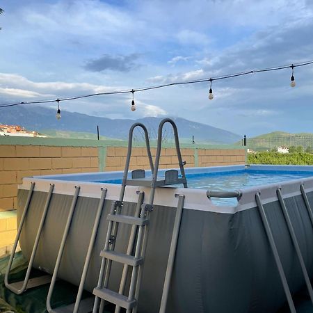 Baza Hostel - Swimming Pool ベラト エクステリア 写真