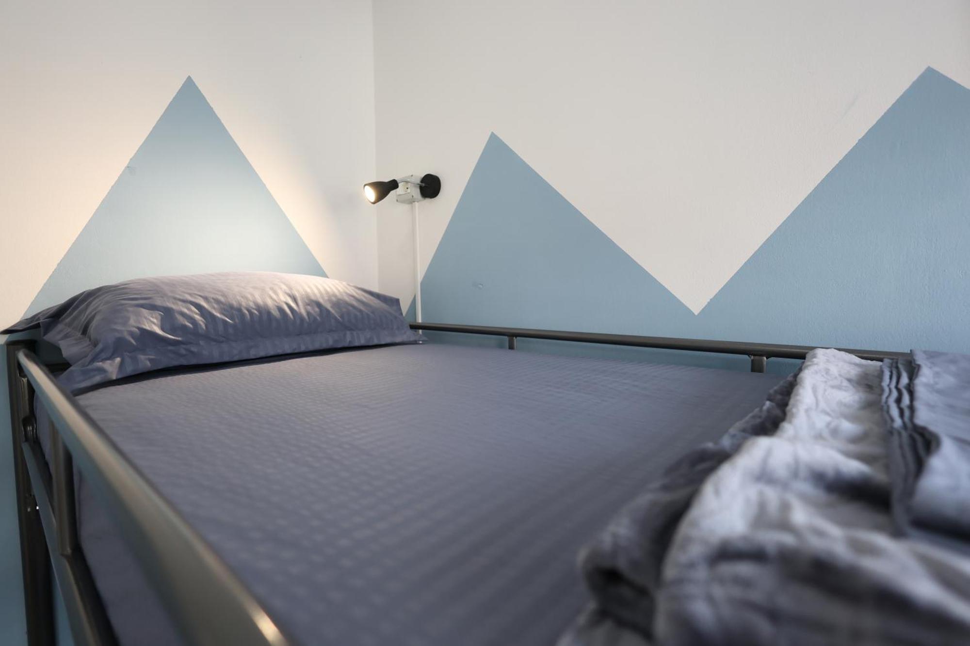 Baza Hostel - Swimming Pool ベラト エクステリア 写真